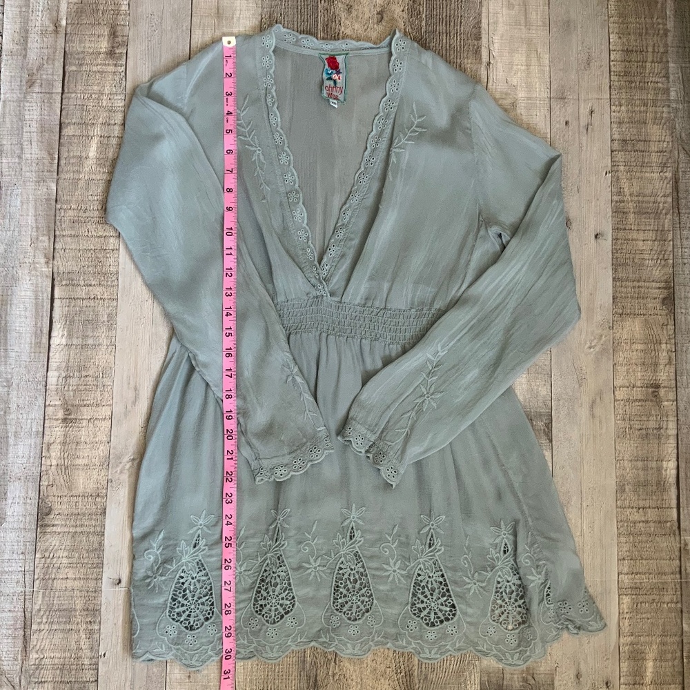 Johnny Was Grey Blue Lace Embroidered Deep V Neck Blouse Tunic SZ XS (S) - Picture 9 of 13